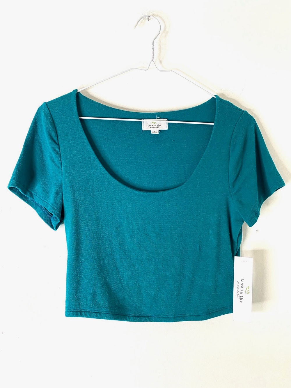 Live in the Moment Teal Green Scoop Neck Crop Tee NWT Textured Stretch Fabric
